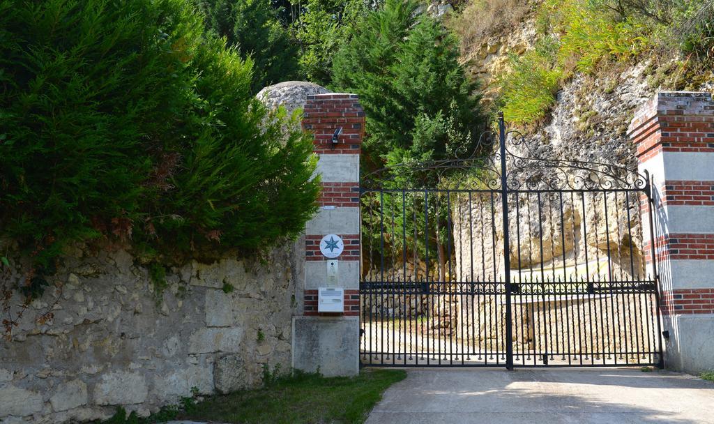 Gites Troglodytes Du Chateau De L'Etoile Vernou-sur-Brenne Chambre photo